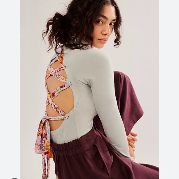 FREE PEOPLE MOVEMENT Straps In The Back Mercury Grey Bodysuit Size‎ M NWT - Picture 3 of 7